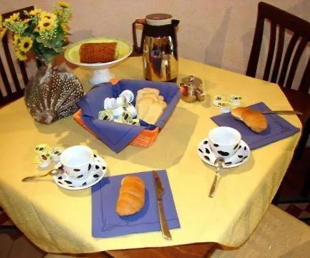 Bed & Breakfast Teatro Bellini 2*