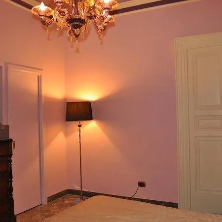 Bed & Breakfast Teatro Bellini 2*