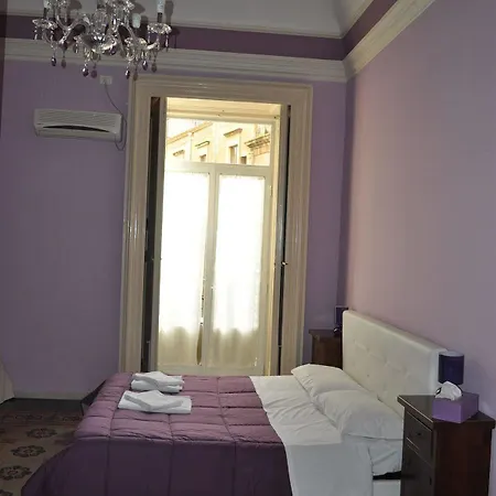 Bed & Breakfast Teatro Bellini 2*