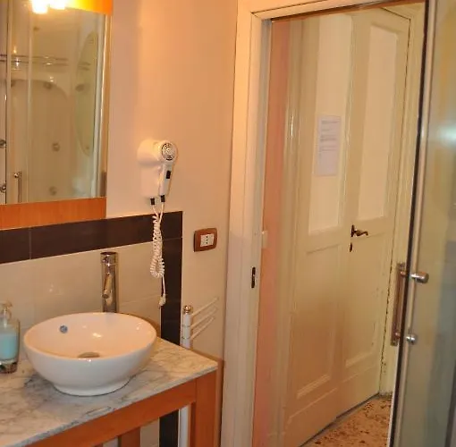 Bed & Breakfast Teatro Bellini 4*